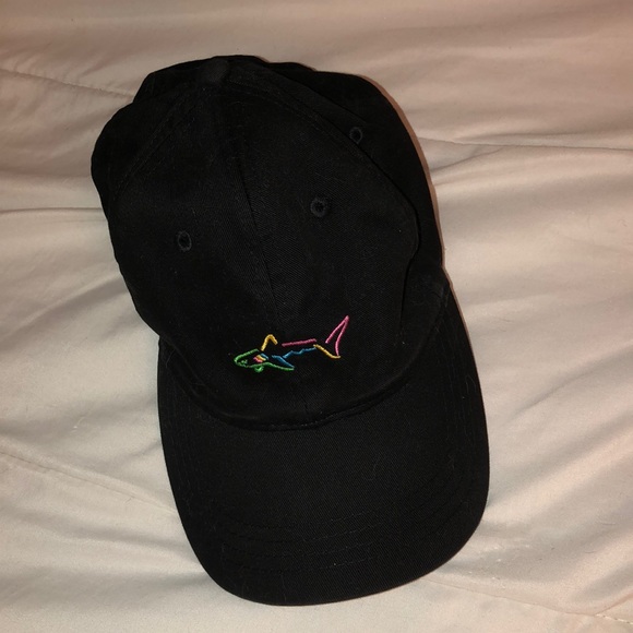 Cap with coloured shark - Picture 1 of 1